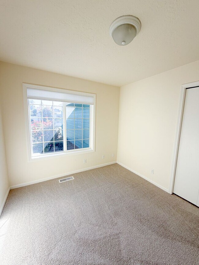 Foto del edificio - 7493 Shadowwood St NE