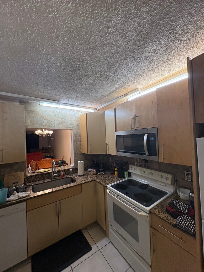 Foto del edificio - 2925 SW 22nd Ave