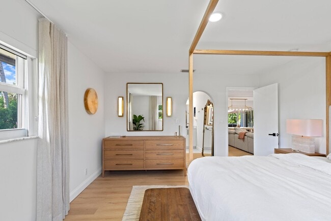 Foto del edificio - 1701 N Ocean Breeze
