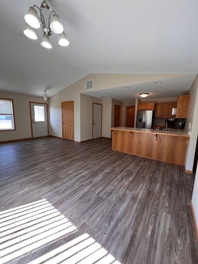 Foto del edificio - 938 E 6th St