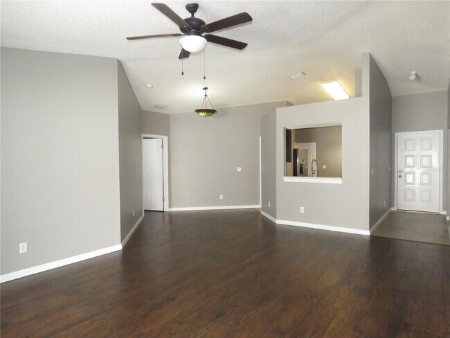 Foto del edificio - Nice and Clean Four Bedroom, two bath & two car garage