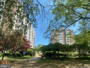 Building Photo - 1435 4th St NW