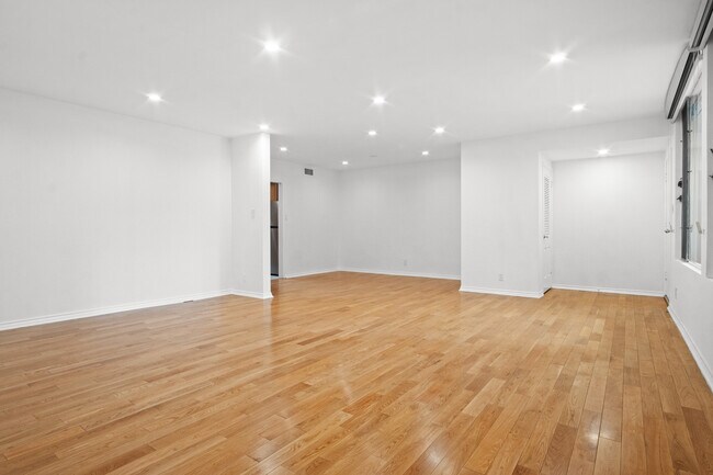 Foto del edificio - 454 N Oakhurst Dr