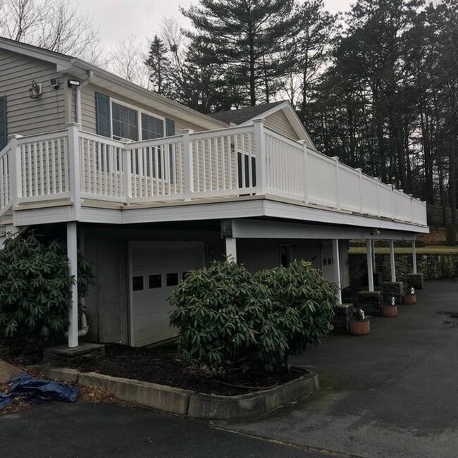 Building Photo - 163 Coit Ave