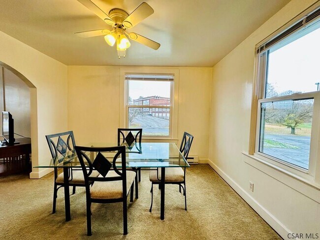 Foto del edificio - 608 Lamberd Ave