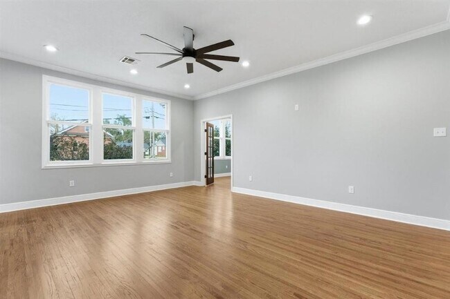 Foto del edificio - 329 Wilson Ave