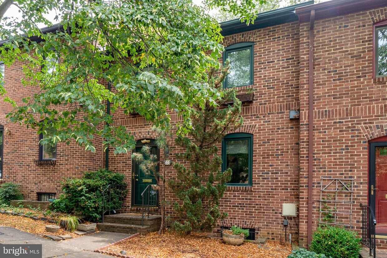 35 City Gate Ln, Annapolis, MD 21401 Townhouse for Rent in Annapolis, MD