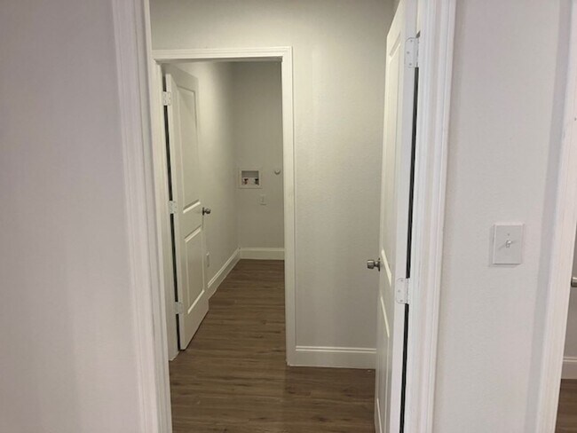 Foto del edificio - 205 Nob Hill Rd