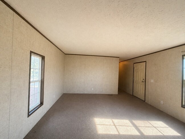 Building Photo - 1236 N Oaklane Rd