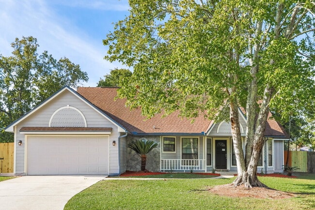 Building Photo - 8468 Hamden Rd