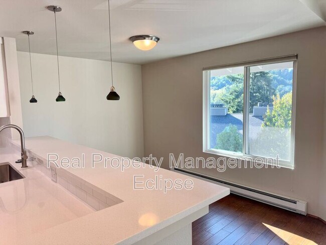 Foto del edificio - 3218 80th Ave SE