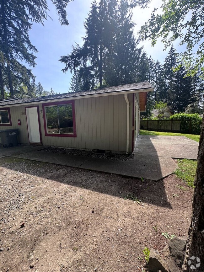 Building Photo - 10917 Creviston Dr NW