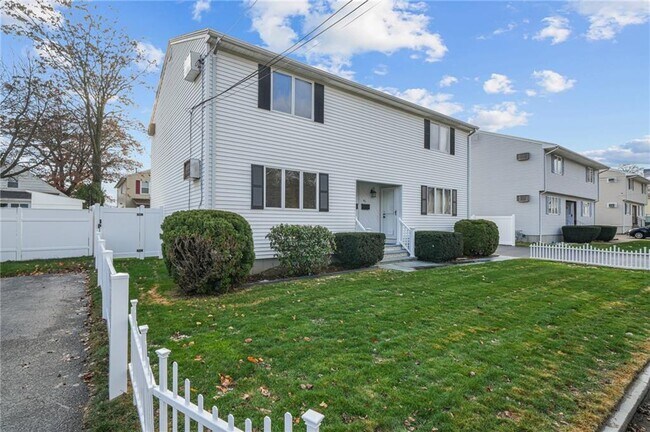 Building Photo - 44 Nellie St