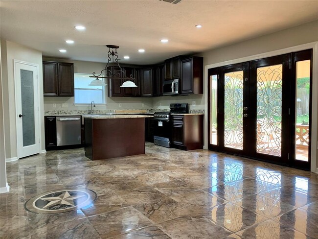 Building Photo - 2530 Tomsbrook Dr