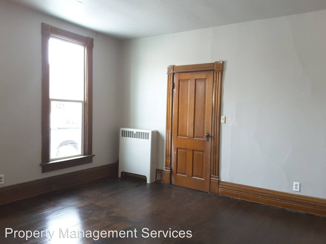 Primary Photo - 410 E Madison St