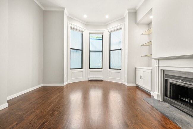 Building Photo - 267 Beacon St