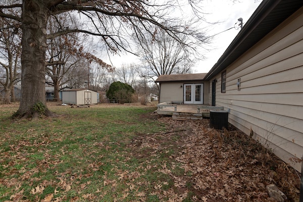 Building Photo - 3128 S Pinehurst Ave