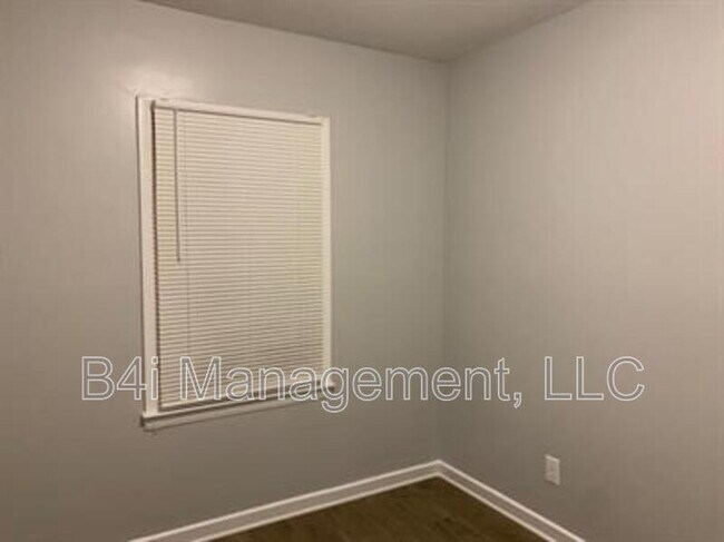 Foto del edificio - 324 Mays Ave