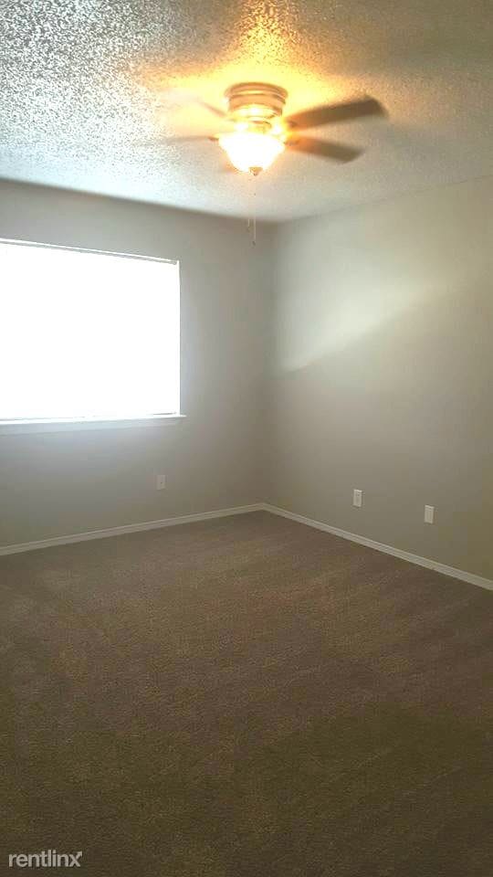 Building Photo - 5121 N Hammond Ave