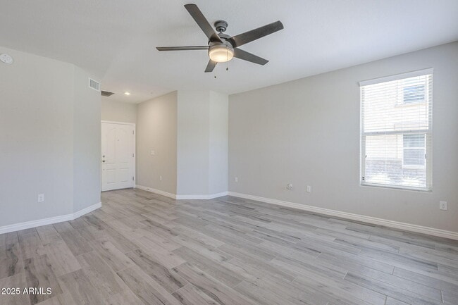 Building Photo - 2425 W Bronco Butte Trl