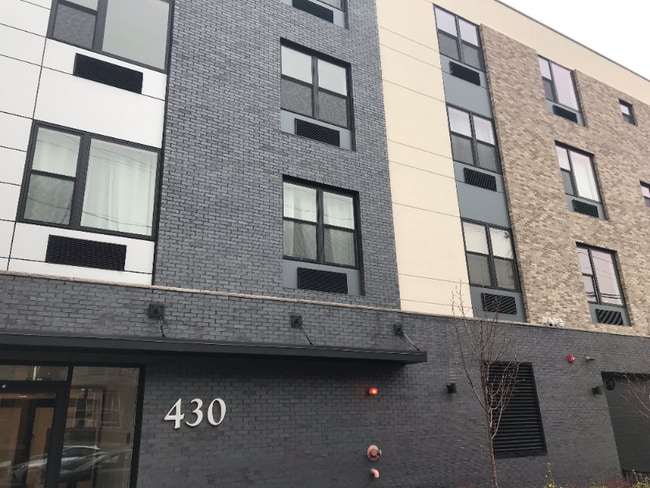 Photo - 430 52nd St Apartment