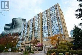 Building Photo - 5460 Yonge St