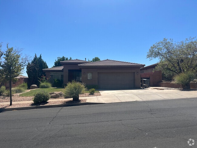Building Photo - 3472 E Canyon Crest Ave