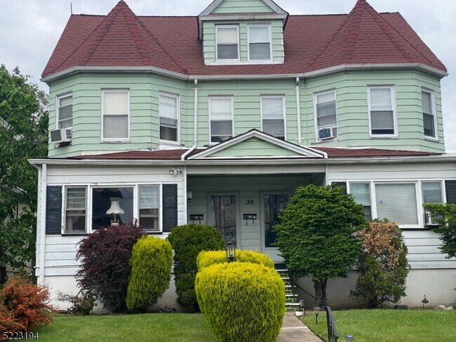 Building Photo - 30 N Willow St