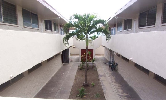 Building Photo - Makaha Villas