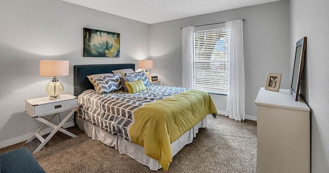 Building Photo - Courtney Cove Apartment Homes