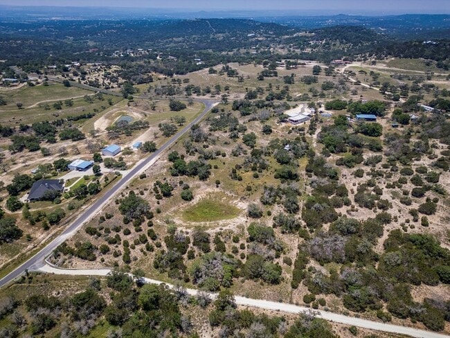 Foto del edificio - 111 Stony Hills Rd