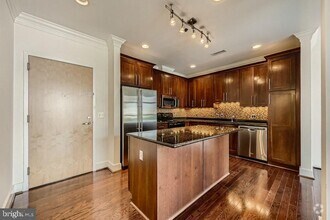 Building Photo - 2772 Lighthouse Point E