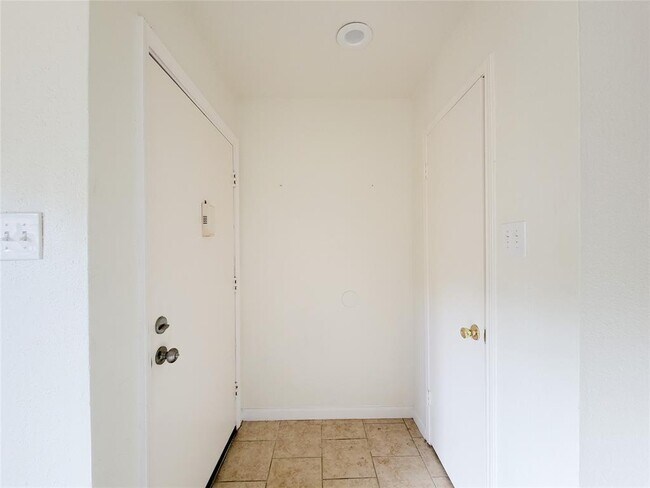 Foto del edificio - 821 W House St