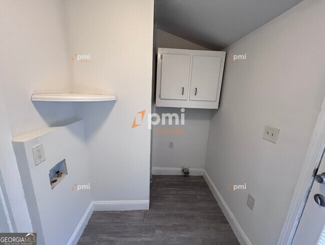 Foto del edificio - 413 Hilltop Cir