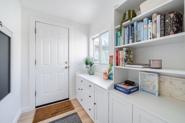 Foto del edificio - 12 W 52nd St