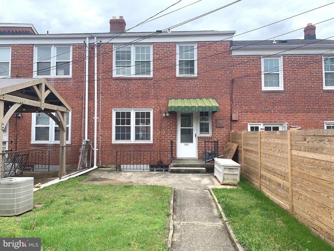 Primary Photo - 933 Radcliffe Rd
