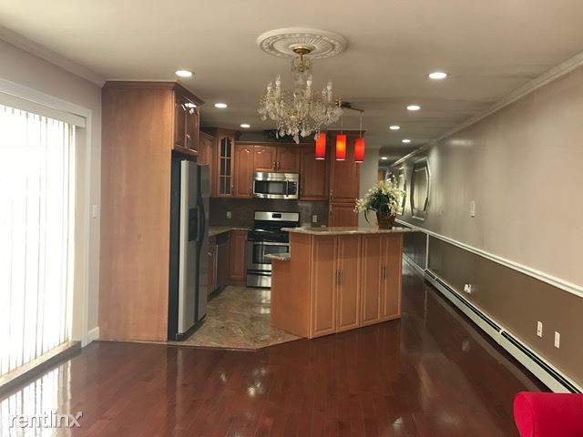 Foto del edificio - 3389 10th St