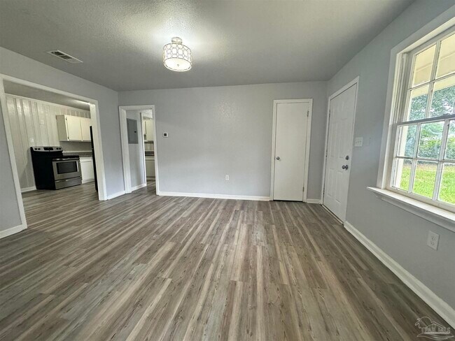 Foto del edificio - 6431 Magnolia St