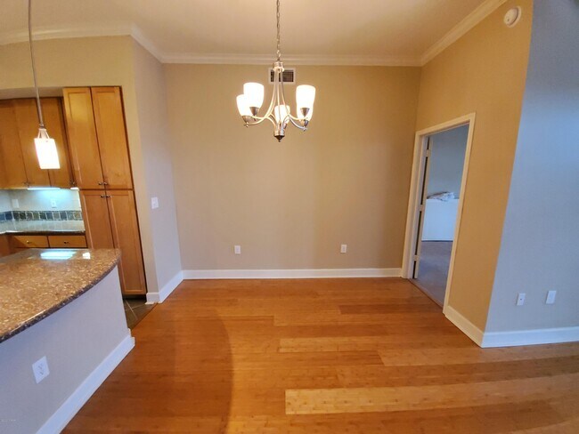 Foto del edificio - 8700 Front Beach Rd