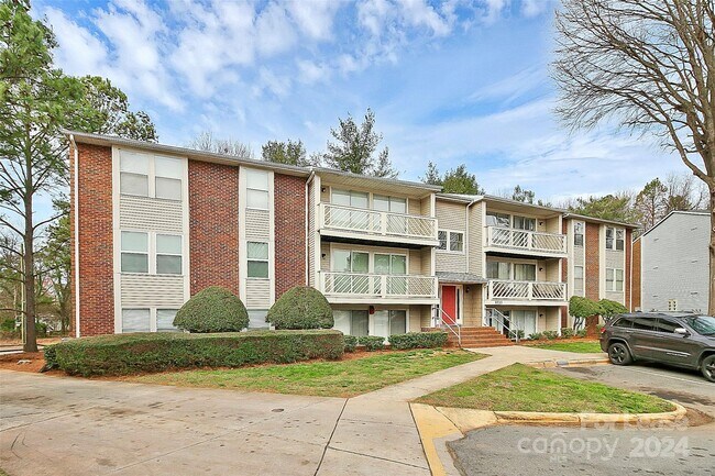 Foto del edificio - 9333 Old Concord Rd