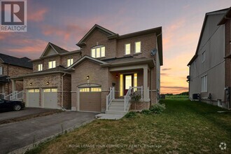 Building Photo - 10 Don Hadden Crescent