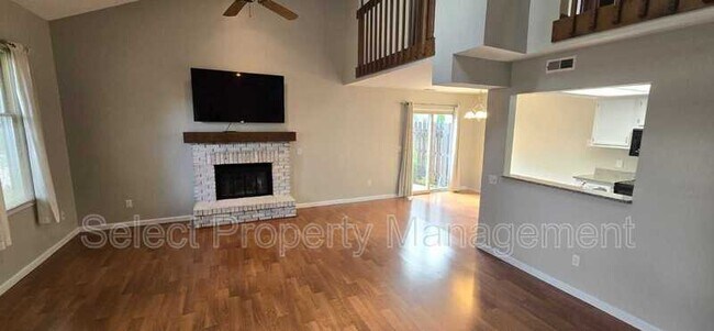 Building Photo - 5006 Pinebrook Dr