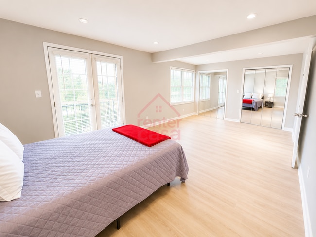 Building Photo - THE UNION GROVE | Gorgeous renovated home in Lithonia featuring large common areas, a spacious ki...