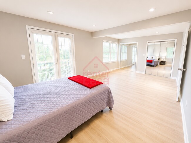 Foto del edificio - THE UNION GROVE | Gorgeous renovated home in Lithonia featuring large common areas, a spacious ki...
