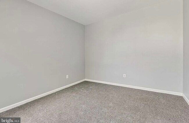 Foto del edificio - 5915 Furley Way