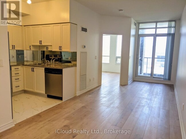 Building Photo - 388 Prince of Wales Dr