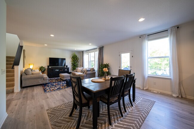 Building Photo - 5004 Trillium Cove NE