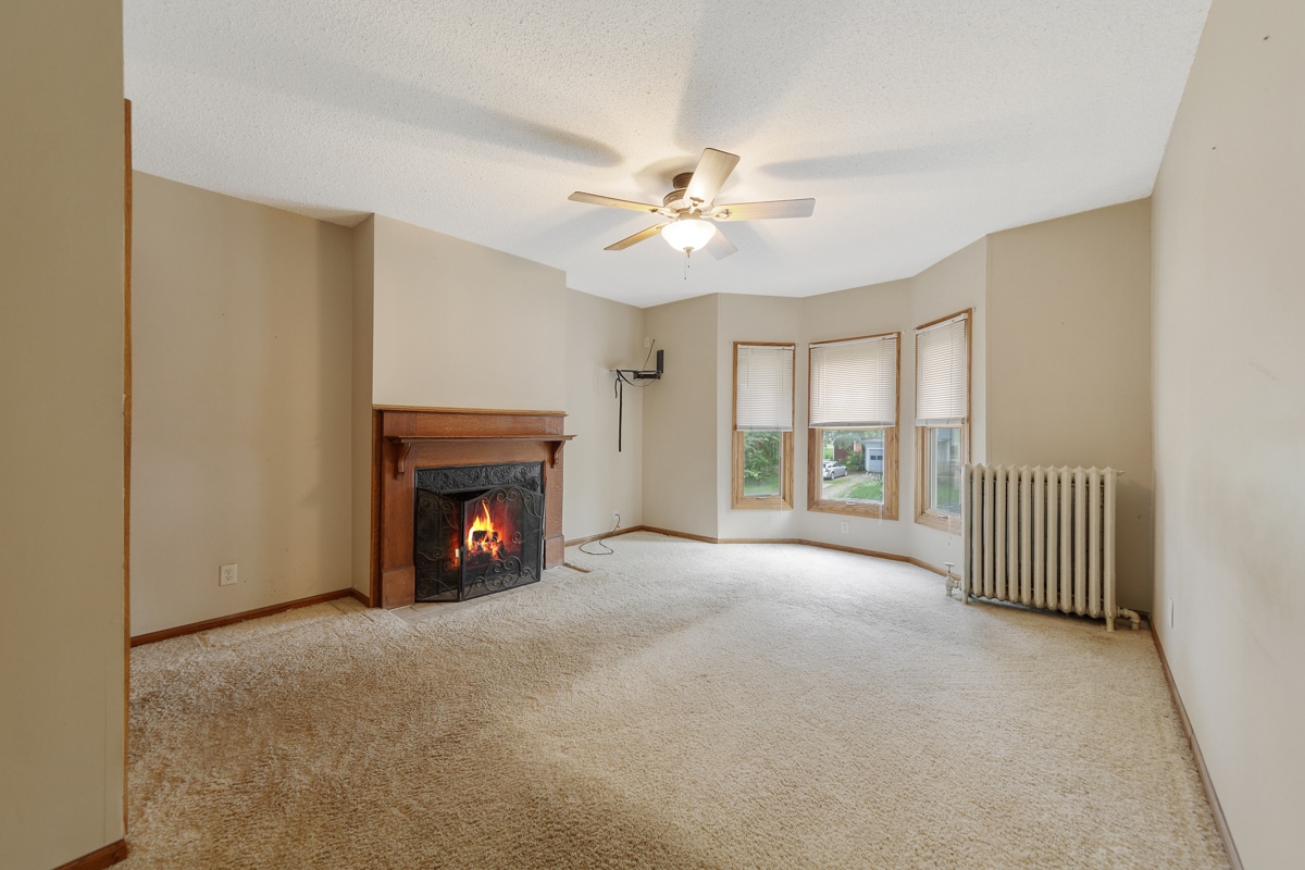 Master Bedroom - 244 Phelps St