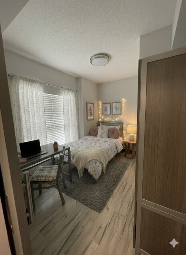 Photo du bâtiment - 258B-258B Sunview St