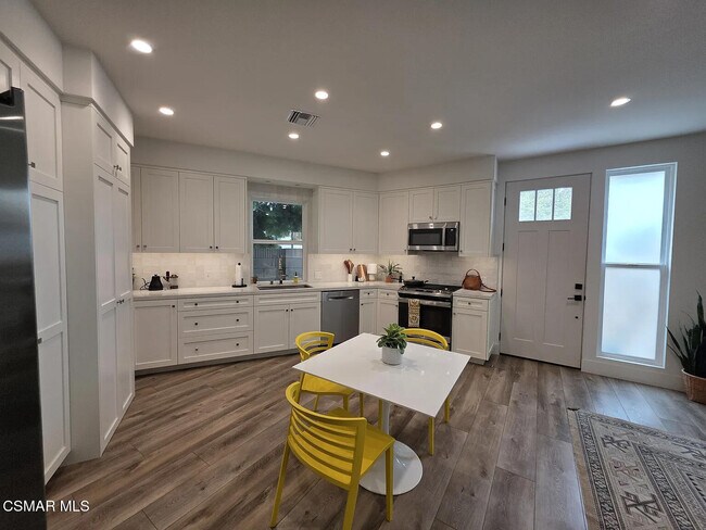 Foto del edificio - 2796 N Dalenhurst Pl